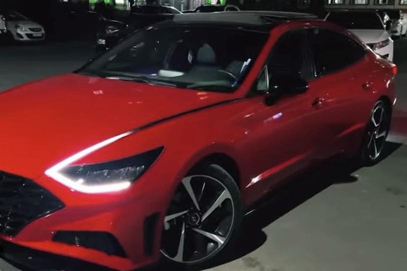 سوناتا2023 محرك 1600 توربو
سياره مابيها حادث فقط بارد بدون صبغ 

رقم قادسيه معوقين 

 

ماشيه 17 

 4 مودات قياده

تحكمات ستيرن

بانوراما

نضام ترحيب عند الاقتراب

كشن كهربائي + تدفئه تبريد 

مثبت سرعه 

تحديد مسار

قياده ذاتيه

وبعد هواي مواصفات

***********
