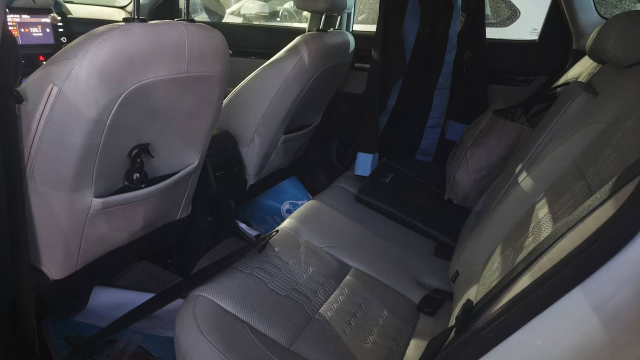 كيا سليتوس 2024 نضيفه استخدام نسائي مواصفات كوريه خليجي بيها حساسات خلفي امامي كامره خلفي تبريد شاشه ٤ ايرباكات لدات نهاري تبريد قطعتين شاشه ابل كار بلي اندرويد مودات  قياده اضائه داخليه مرقم بغداد ثاني يوم تحويل ٠ غرامات ماشيه ١٣٠٠٠ بانزين محسن دهن كله اغله نوعيه السعر17٫500دولار وبيها مجال  العنوان بغداد شارع فلسطين للتواصل ***********
