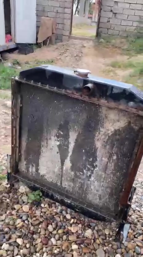 السلام عليكم 
راديتر للبيع
الحجم 1*1
شرط التبريد
لا زرف ولا شي 
كلو شركه 
مكاني صلاح الدين بيجي
السعر 150 وبي مجال
***********
