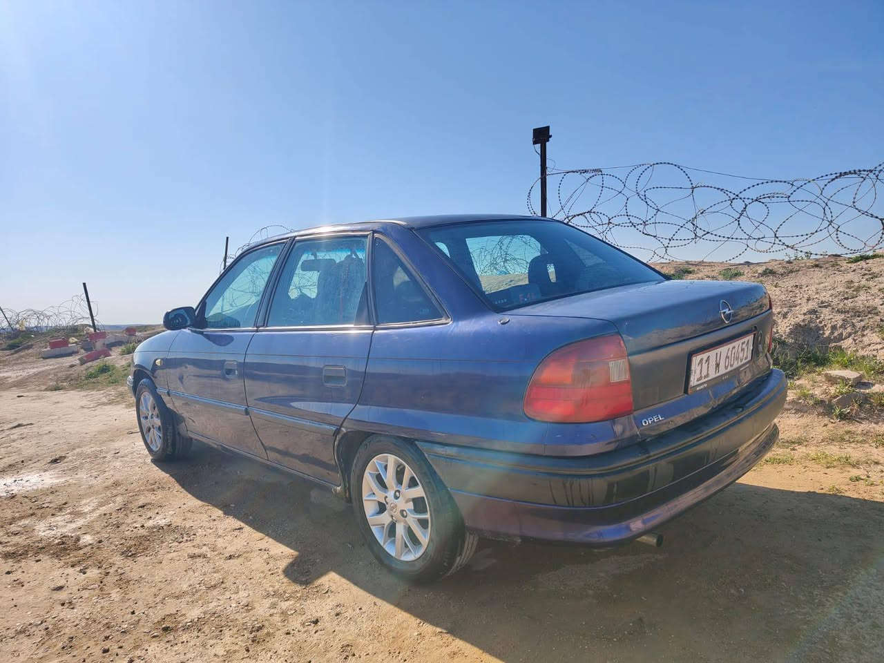 🌹السلام عليكم ورحمة الله وبركاته 🌹
💠قبل كل شي اذا ميعجبك السعر اعبر المنشور والرزق على الله💠
💲سعر السيارة 53 مجال بسيط جدا💲
🔴اوبل استرا وارد يابان اصل. موديل 1995🔴
🔴رقم انگليزي وهزة بأسمي وتحويل ثاني يوم🔴
🔴محرك 2000 جديد وكير اوتماتيك جديد وكفالة🔴
🔴 تبريد شغال خير من الله + باتري جديد🔴
🔴ويل كب واطارات جديدة صارلهن اسبوعين🔴
🔴جام امامي اوتو وسنتر لوك وسستم سماعات🔴
🔵عندي جراد خفيف بالبنيد وكلوب abs اشتغل ما اعرف السبب فقط🔵
🟢 مكان السيارة بغداد الحسينية ... للتواصل متوفر واتساب *********** 🟢
