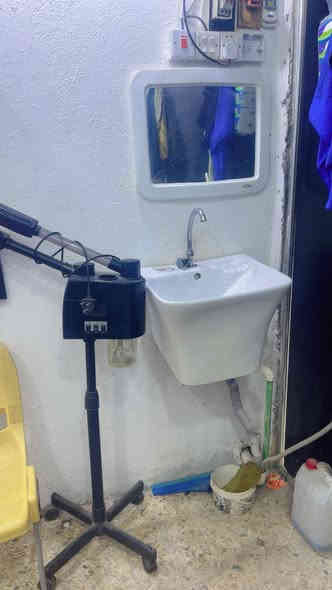 غراض حلاقه للبيع مكاني بصره حيانيه ***********
