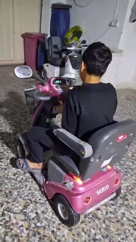 السلام عليكم دراجه وسط سكوتر ياباني لبيع


**إذا كنت صاحب هذا الإعلان وتريد حذفه لأي سبب، رجاءا أرسل رسالة إلى الدعم الفني**