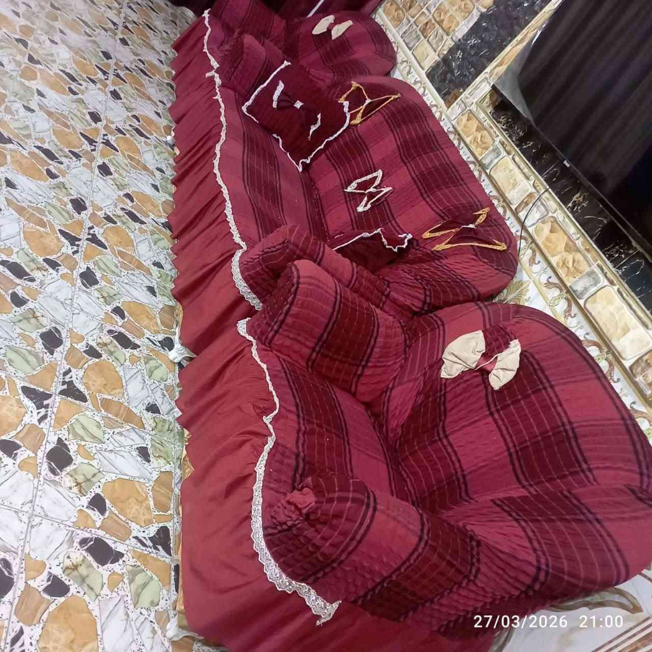 سلام عليكم تخم نضيف للبيع عشره مقاعد وتجي ويايه هديه چرچف سعره 125 وبي مجال عنوان بابل سيف سعد ورديه خارج رقم ***********

