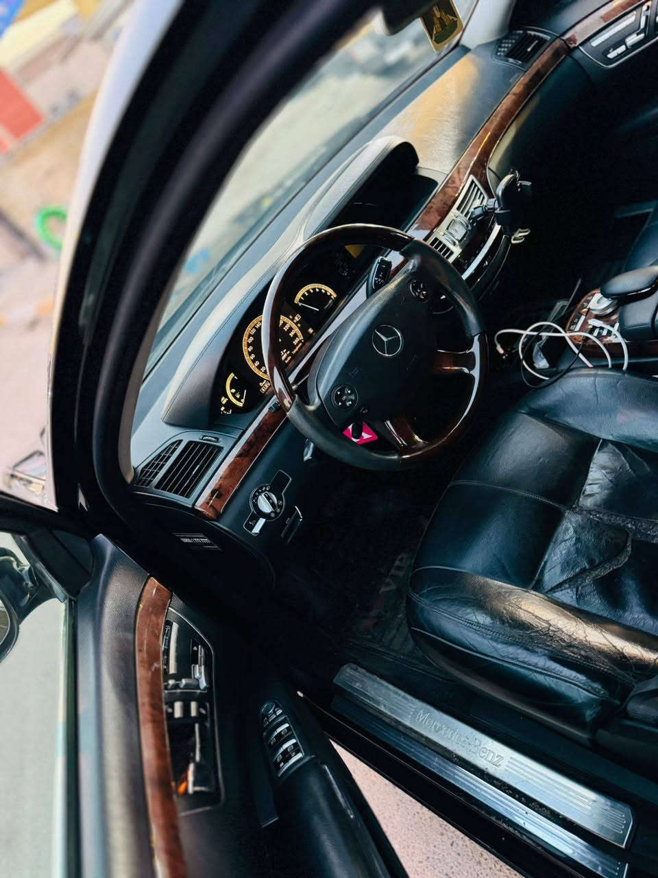 السلام عليكم
للبيع 
السيارة شرط 

Mercedes -Benz
S 350
Model :2009 أصل

#مكان السيارة : بغداد 
-------------------------------------
سلام عليكم 
للبيع  مرسيدس اس كلاص موديل 2009اصل حجم S350مكفولة من الضربة والحادث يابان مع ذلك بها سونار
تفاصيل👇🏻👇🏻
1_ بصمة
2_محرك +كير مكفولات ⚔️
3_تبريد 3 قطع +ثلاجة❄️
4_كروز سرعة🔒 
5_ سلايت ⚔️
6_  شاشة ا🖥
7_ مري قلاب مع البك
8_صندوق شفط
9_انارة ترحيب💡 خارجية وداخلية ⚔️
10_شاشة اعطال💬
11_داخل جديد جدا  كهرباء ⚔️
12_لايت زنون 
13_ مري شفط
14_ ايرباكات سليمة 
15_ويل18بلادي  ⚔️
16_سستم صوت BOSS 
17_صدر امامي خلفي جيد 🛠️
18_حساس مطر💦  
20_لايت اوتو   ⚔️
21_ وضعيات قيادة سبورت وعادي واوتو🔥
22 زراك لايت شغال
23 لايت داينمك مع حركة الستيرن
24 تجاوي خلفية كهرباء قلابة 
25 بردة كهرباء
26 سلايد رؤف
27 جام ازرق عازل للحرارة
28 استيرن تدفئه
29 دوس نيكل كروم 
30 أربع جوبلسات تصعد وتنزل حسب رغبة الشخص
31 كير ثلاث وضعيات
33 كشنات هيترات مع كهرباء
34 كشنات خزن ميموري 3 وضعيات
35 المرايا الجانبية تنطبق عند قفل السيارة 
36 تعتيم ذاتي للزجاج
37 تحكم استيرن جهتين
38 استيرن كهرباء 
39 أربع كشنات كهرباء وتدفئة 
للبيع او مراوس بتاهو موظيل ١٤او ١٥
 
الاستفسار ***********
