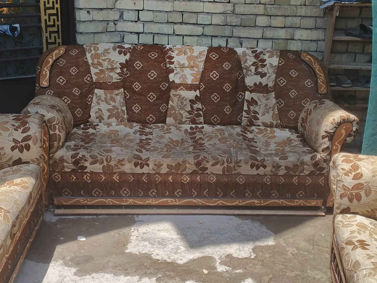 سلام عليكم تخم 10مقاعد للبيع يجي ويا تلبيسات يوجد توصيل *********** بي واتساب
