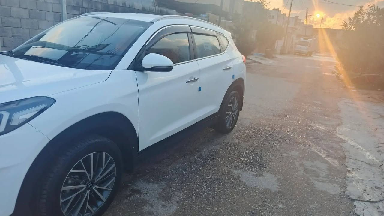 سلام عليكم.
توسان 2020 فول مواصفات  كفاله لايت زنون 5 عدسات وضعيات تحكم قياده تحديد مسار لت متحرك 
رقم أربيل تحويل مباشر سياره مامتعوبه ومصروف عليها  
 مكاني صلاح الدين قضاء الدجيل ‏‪***********‬‏
