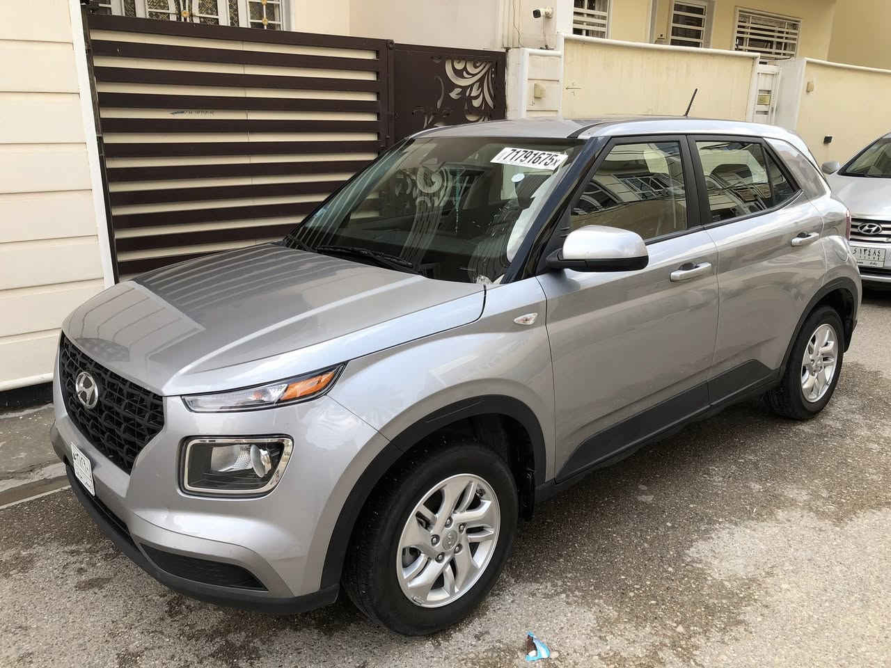 السلام عليكم اخوان فينو موديل 25 ماشية اربعة الاف ضرر ربع بنيد صبغ بنيد فقط السيارة جديدة ودخول جديد رقم فحص بأسمي مكينة 1600 دبل نوزل للبيع سعر 122$ والسعر بي مجال ***********
