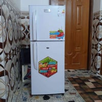 ثلاجه 9 قدم مستعمله شهر واحد السعر 190 الف 07711502784