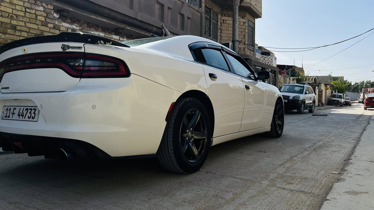 السلام عليكم
جارجر 2016 
بغداد باسمي ماشيه 200 
بجم كبس الحادث موضح 
داخل احمر 
شاشه كبيره 
حساسات خلفيه 
وعليها اضافات 
مكاني كربلاء 
السعر 180 
***********
