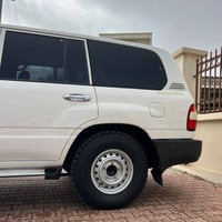 تۆیۆتا لاندکروزەر مۆنیکا 2001 فوول عادى G، سوکان ئێرباگ، سەنەوی تازەیە...