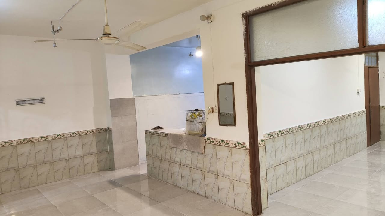 للبيع حي النصر مهندسين خلف مطبعة الشمري
للبيع بيت 200 متر اربع غرف نوم طابقين بناء جيد سعره جوه السوك 200مليون للاستفسار الاتصال *********** وتساب .
