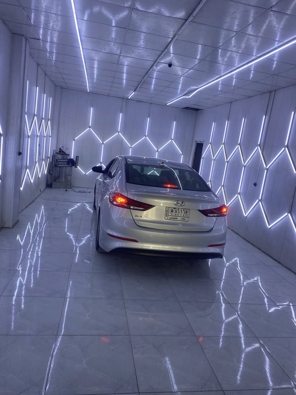 النترا 18 رقم بغداد بسمي
ماشيه 115m كير مكينه حداديه تخم تاير تبريد خير من الله 
بيه قطعه وحده فقط البنيد صبغ 
مكان السياره بابل ؟؟سونار موجود يمك 

***********
