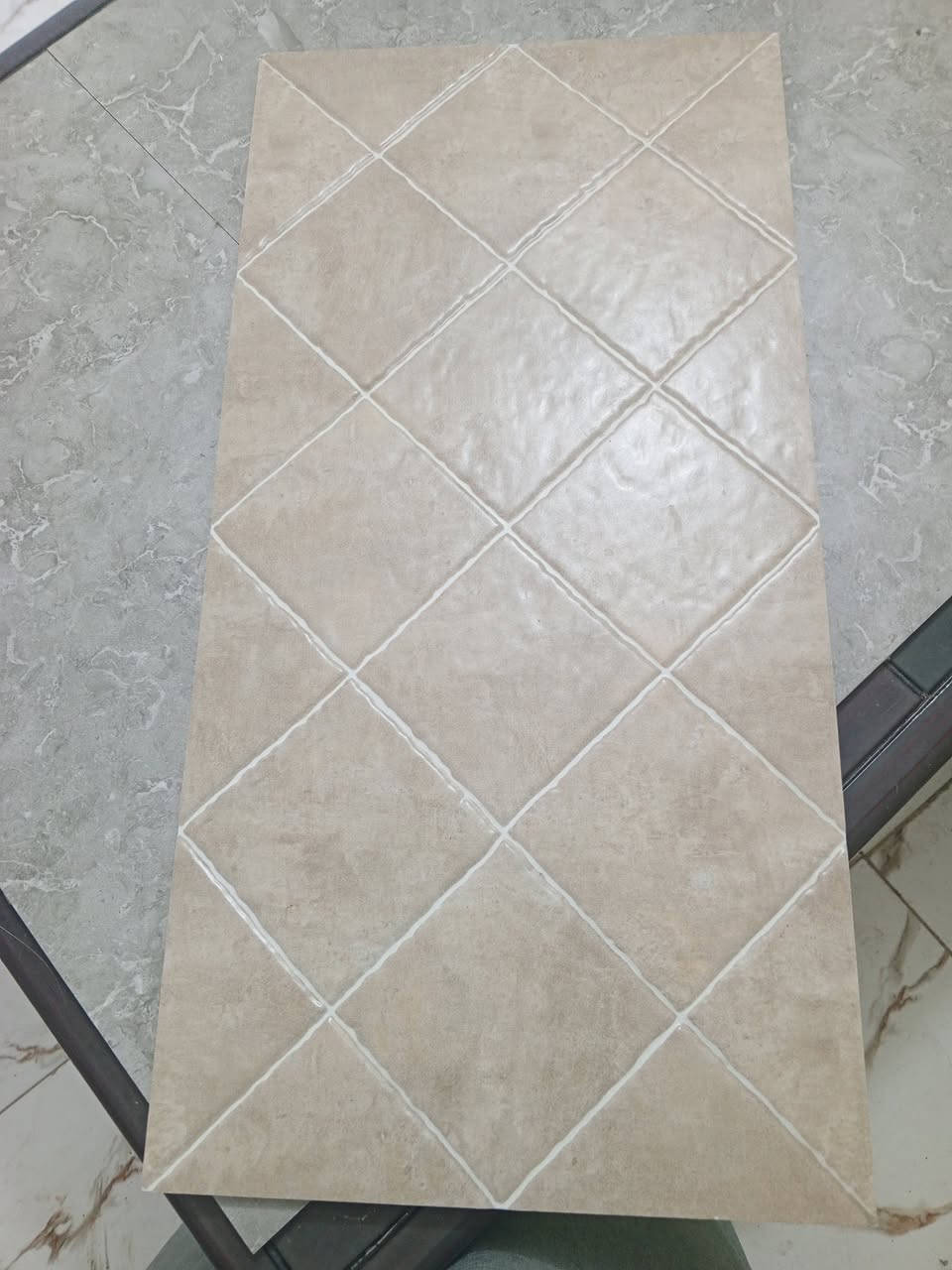 تصفيه مخزن سيراميك هندي درجه اولى كل الالوان موجودة سعر مناسب جدا ارضيات فقط تلث الوان 60.30 الوان لونين سعرة مناسب. المتر قياس 30.60 سعر. المتر 4000 والبورسيلين قياس 60.60 سعر المتر 6000 فقط والالواح سعر المتر 5000 فقط ارضيه حمامات ابيض خشن درجه اولى سعر المتر جمله 4000 مكاني بابل المسيب حي الشرطه بصف الجوازات ***********. والي يريد السكله  شلع هله بي بسبب عدم التفرغ. والافضل شلع اداري بلسعر
