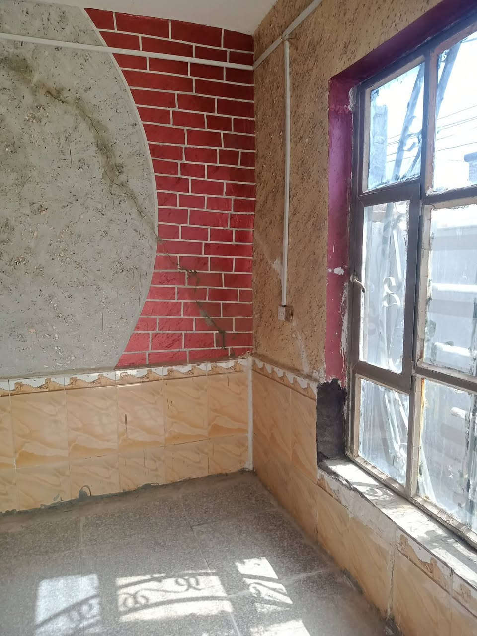 عقار ١٠٠ متر.. لبيع واجهة ٩ ونزال ١١ متر. يحتوي على غرفة نوم واستقبال وصالة وصحيات وسطح.. طابق واحد بنيان نظيف عكاده.. حي النهضة الثالثة مقابل جامع اهل. قريب عل الجمعيه. السعر ٧٥ وبي مجال للشراي. صاحب العقار *********** مكلف بنشره..
