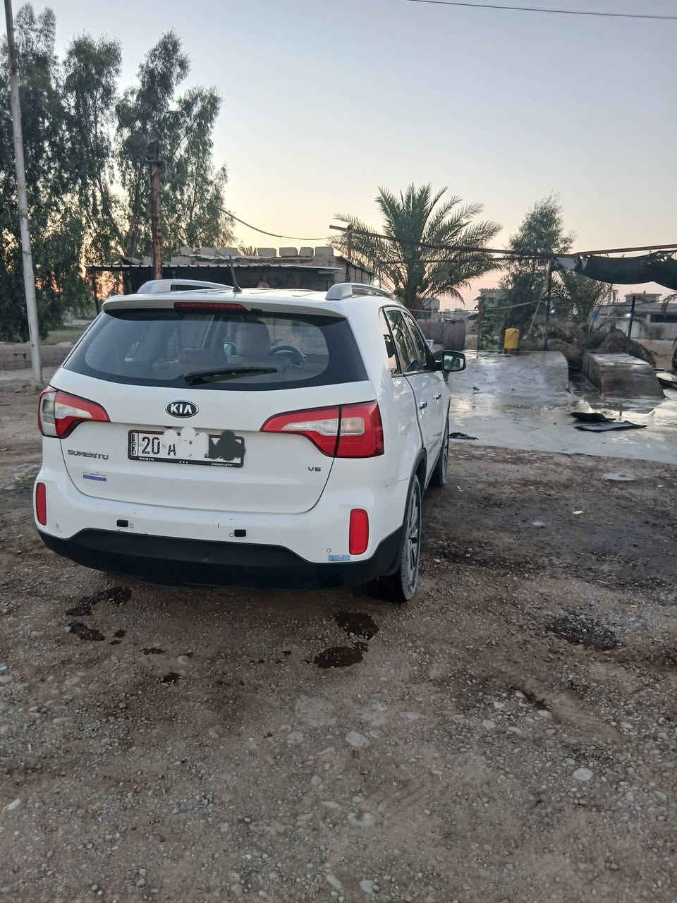 سورنتو موديل ٢٠١٥
محرك ٦ سلندر ٧ راكب 
مكفول بدون صبغ او تعديل 
بصمة ابواب وتشغيل وكشن سائق كهربائي 
سونار موجود ويا الصور 
سعر ٢٠٣ وبيهة مجال 
*********** واتساب
