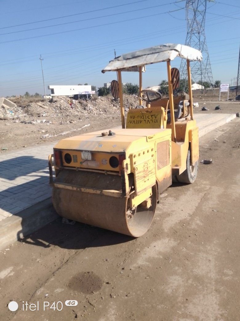 حادلة 5 طن للبيع شغالة بيها خيط بخار  موديل 2000 سعر 40$ بيها مجال مكان بغداد  ***********..***********
