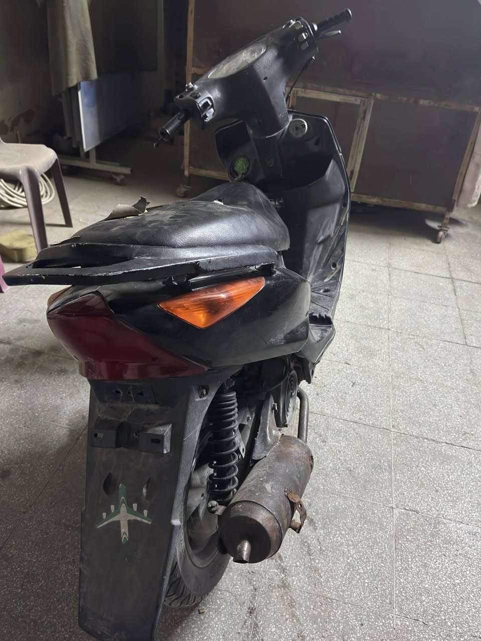 السلام عليكم ثعلب للبيع كوم حديد دراجه حلوة ابيعلك كوم حديد سعر٣٠٠وبيه مجال مكان الغزاليه ***********
