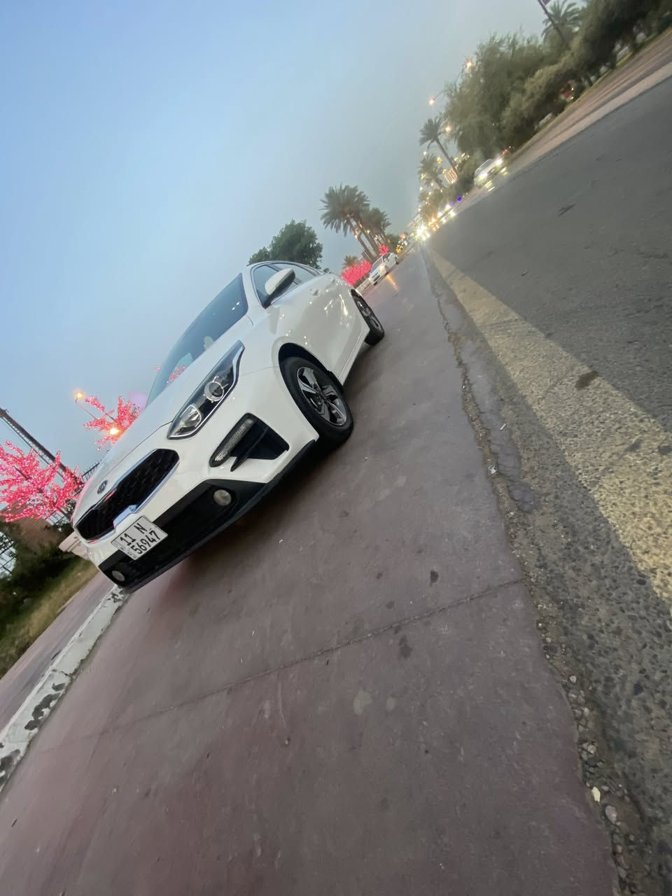 السلام عليكم كيا سيراتو خليجي 
موديل 2021 مال مجموعه الدوليه 
فول مواصفات
 تبريد قطعتين 
داخل بيجي 
اشاير بل مري 
مري شفط 
خمسه ويل كب 
شاشه 
دوشمه عام 
تخم تاير جديد 
رقم بغداد بسمي 
السياره ماشيه ٣١ ألف حقيقي او شرط الفحص 
عنوان الدوره 
السعر 160 
اي استفسار ***********
