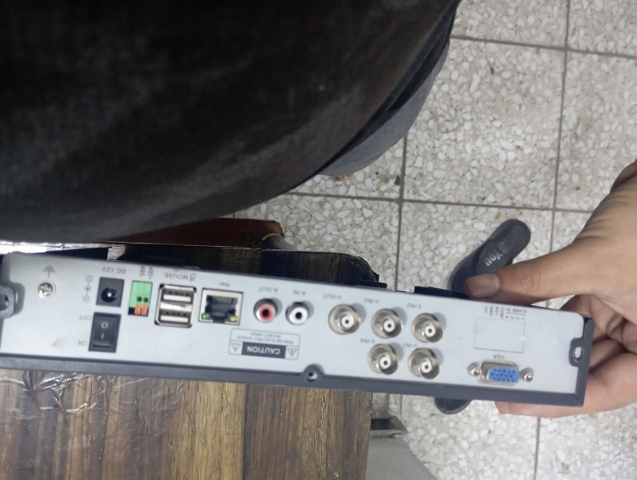 Dvr
المخرج مالة vga وليس hd 
سعرة ١٥ مكان بغداد 
***********
