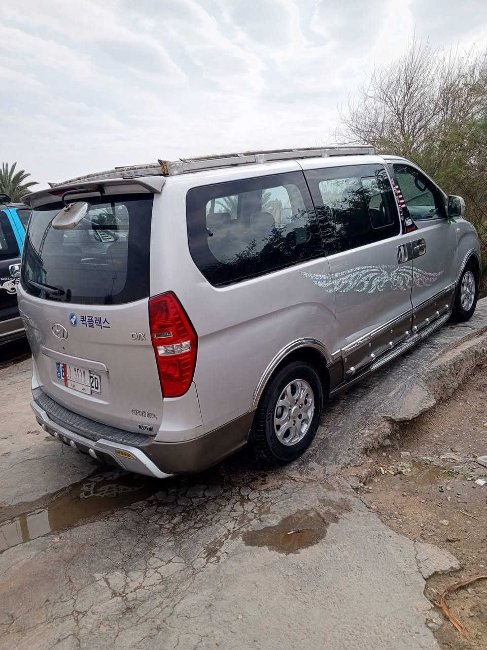 السلام عليكم
ستاركس مسكر 2009 اصل اوتو
مكينه 7
حداديه تخم تاير
السياره اخوان مكفوله من الضربه 
مال جناي
السعر137 مجال بيهاا الشراي
***********
