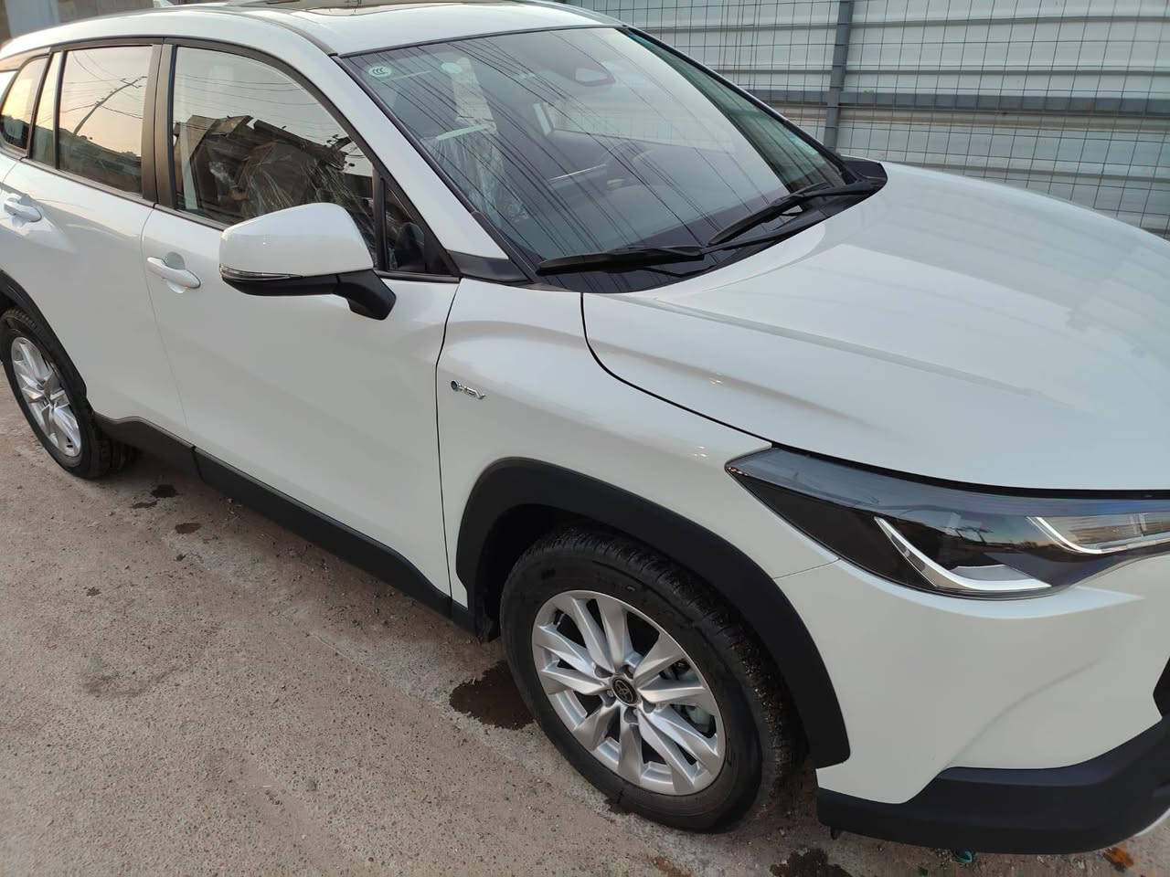 كورلا كروز للبيع 2025
ماشية 6900 رقم بغداد حره بأسمي
 السياره كفاله عامه من كلشي
مواصفاتها معروفه
كاميرا 
رادار
تحديد مسار
بصمه
فتحه
كشن مخمل
نظام الخروج عن المسار
بصمه ابواب
تبريد قطعتين
جام اوتو
اللايت اوتو
ماسحات اوتو
حساس اطارات
مانع انزلاق
اوتو هولد
                                                                   EV MODE
3وضعيات قياده
سايد بريك بصمه
شاشه بيها ابل كاربلي واندرويد اوتو
تبريد شاشه
سياره جديده من كلشي تجي وتشوفها
رقم صاحب سيارة ***********
مكان السيارة بغداد سريع الغزالية (البكرية)
السعر 26.800.000 دينار عراقي
