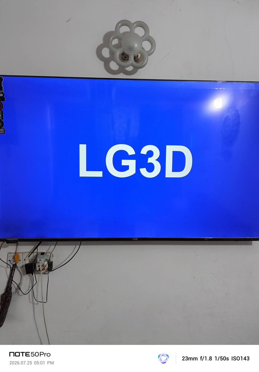 السلام عليكم بلازما LG نظام أندرويد فول مواصفات إصدار ٢٠٢٦ حجم ٧٠ للبيع النايلون بيها بعدة الاستفسار خاص لو واتساب ***********
