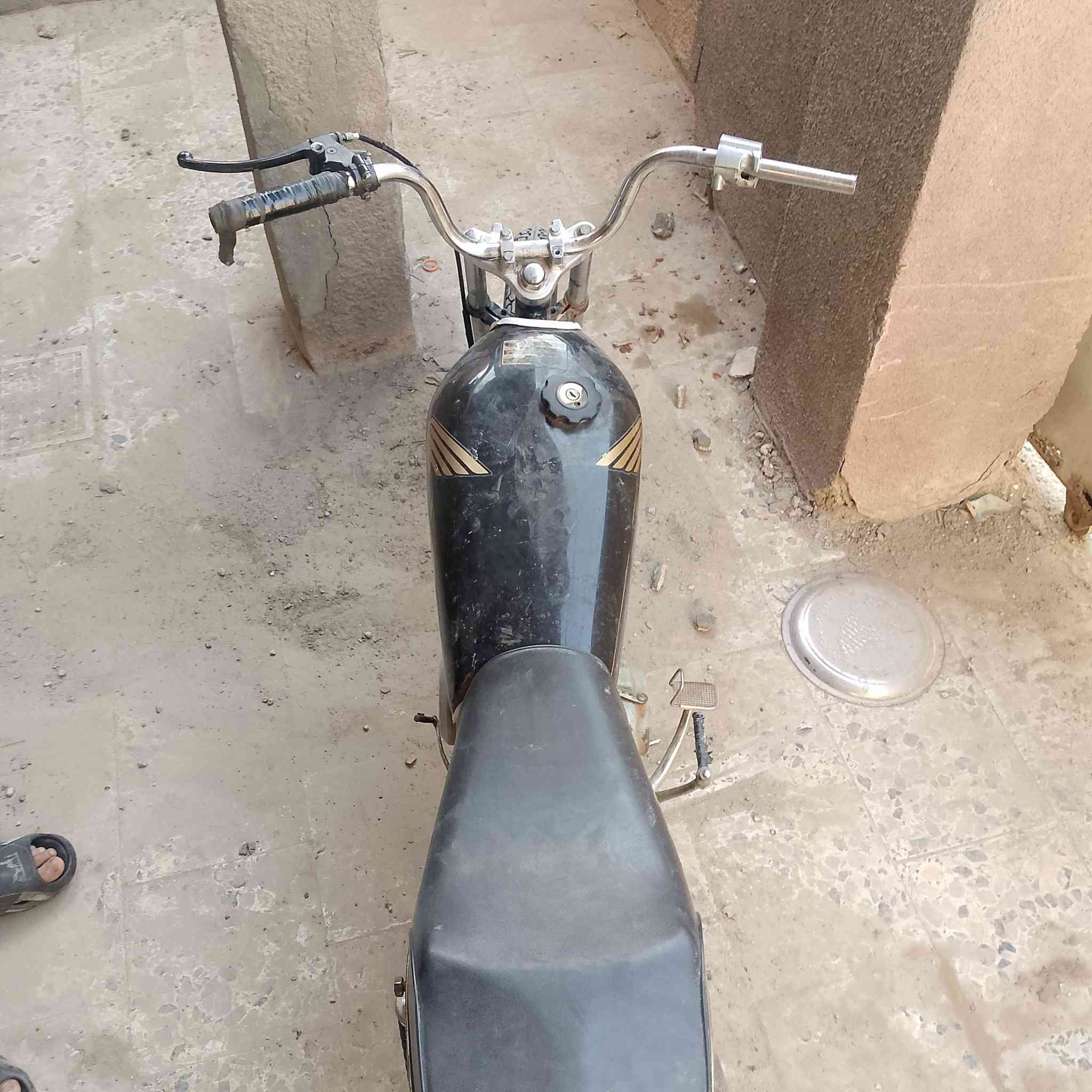 السلام عليكم عندي هاي الايراني مستعجل على بيعتهه مكاني بغداد حي اسيا الدراجه يرادلهه دواسه رجل ويراداهه سكليتر رايدهه 150وبيهه مجال مستعجل على بيعتهه الاتصال‏‪***********‬‏
