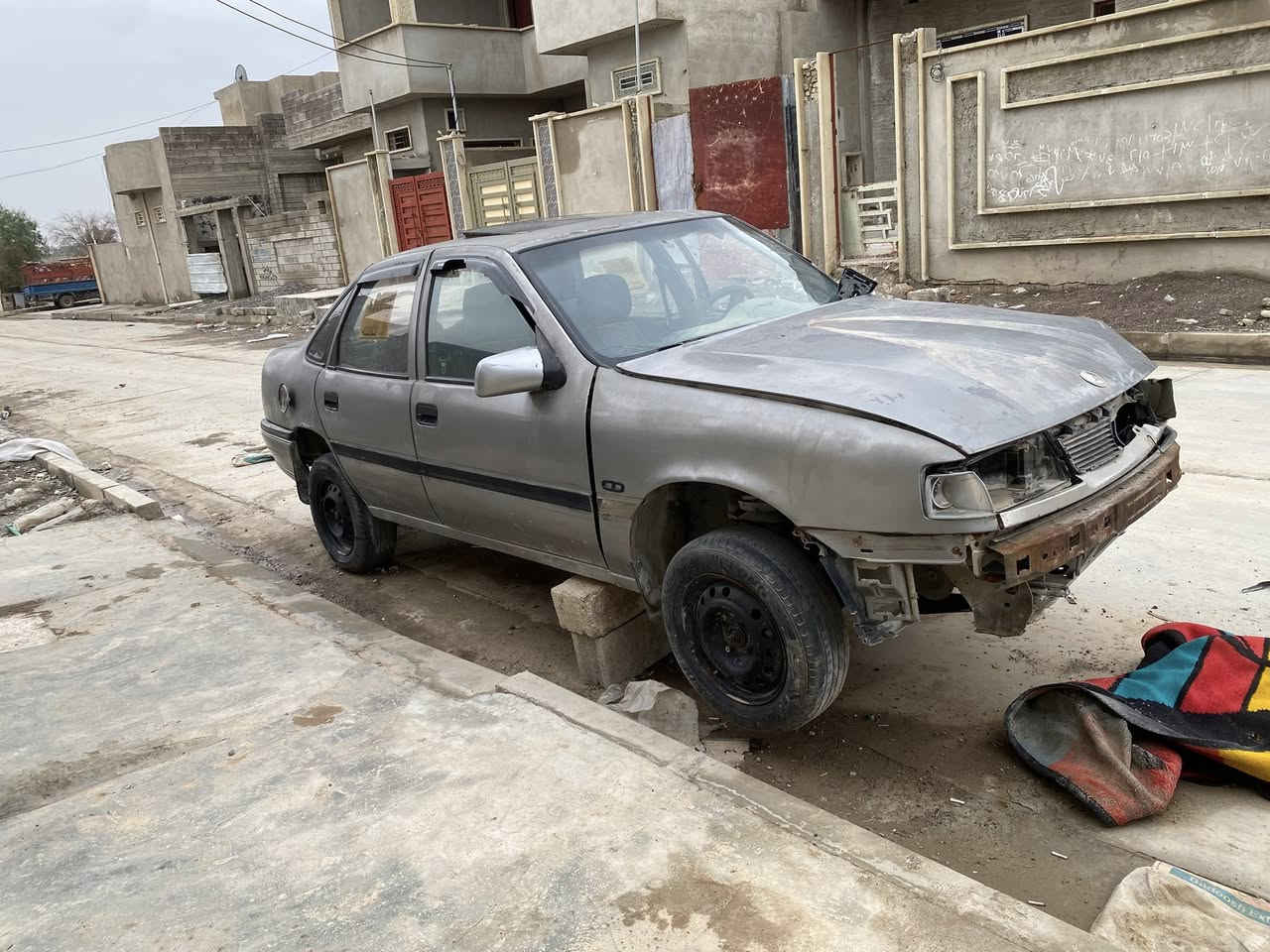 السلام عليكم
فكترا 20 موديل 93  رقم نينوى اخضر سنويا بيضه صاحبها الشرعي متوفي
ابيع ع حادثها كوم حديد 
غير متواجد ع فيس اتصل ع رقم

***********

***********
