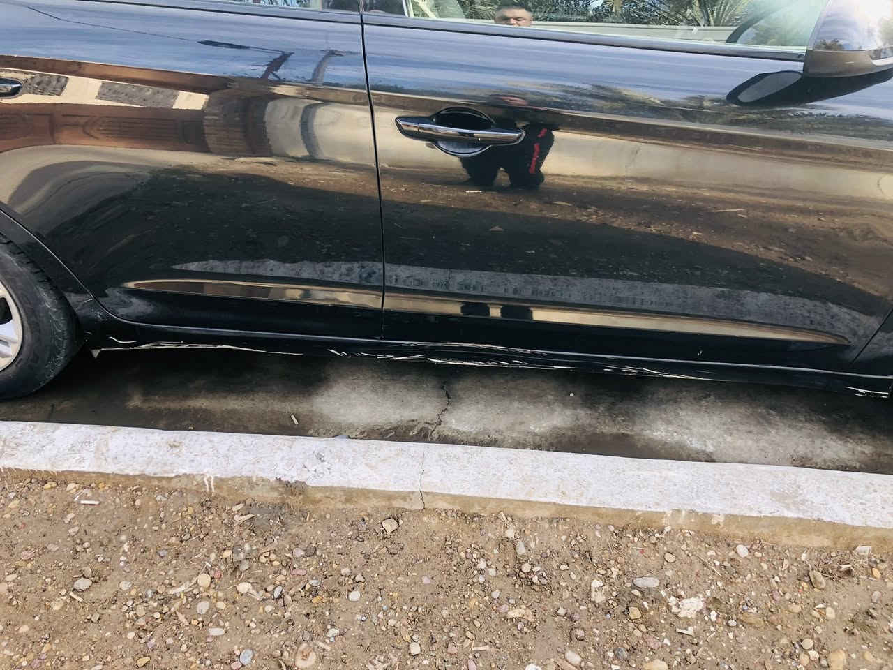 السلام عليكم 
النترا ٢٠٢٠ لون اسود ميتاليك 
بيه طخات خفيف مواصفاته معروفة 
بدون فتحة 
وارد امريكي مابيه صبغ حادثة خفيف 
رقم مميز انكليزي جديد سنوية جديدة وهزة 
السعر ١٣٥$وبيه مجال
للاستفسار اكثر الاتصال ***********
