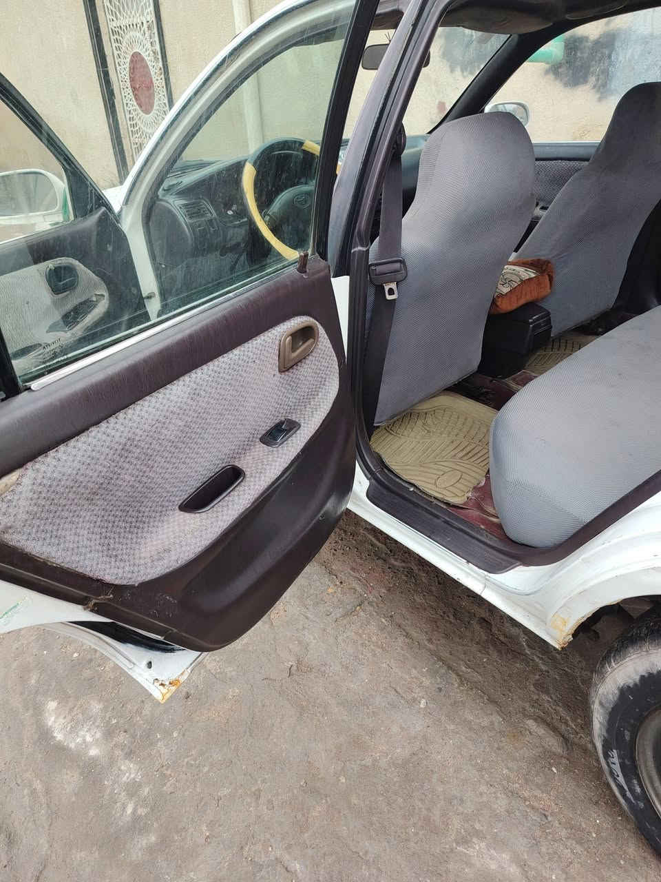 السلام عليكم مورلا مديل ٩٢ سياره بلاديه لاظربه ولاصبغ ماعده كد شبر او اقل سياره كله بلاديه محور مكينه ١٨٠٠ مكينه وكير كفاله بدي على البلاد كهربئيات كله شغاله تبريد شغال ممتاز ارضيه جلد تنته جلد بلاد تم تايرات باتري جديد مشط جديد تظيفات رقم بغداد راعيه يمي وعندي هم وكاله مكفوله من الكص والنغل الجثه حداده جديده بمحرم بدلته سياره جاهزه من كلشي شغل وطلع وين ماتريد ***********  سنويه جديده بعد بيه ٥ سنوات يلا تنتهي مكان السياره البصره المعقل السعر ٥٥
