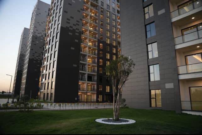 شقة للبيع 

العنوان/  مجمع مارينا السكني 
المساحة/ 145م
رقم البناية  / C
رقم الطابق / 6
نوع الشقة / 
اطلالة / داخلية 
-عدد الغرف /  2
-عدد الحمامات / 3
صالة مطبخ مجهز بالكامل مع غرفة غسيل 
-التسليم /  مباشر
*********** حلم بغداد للتسويق العقاريه
