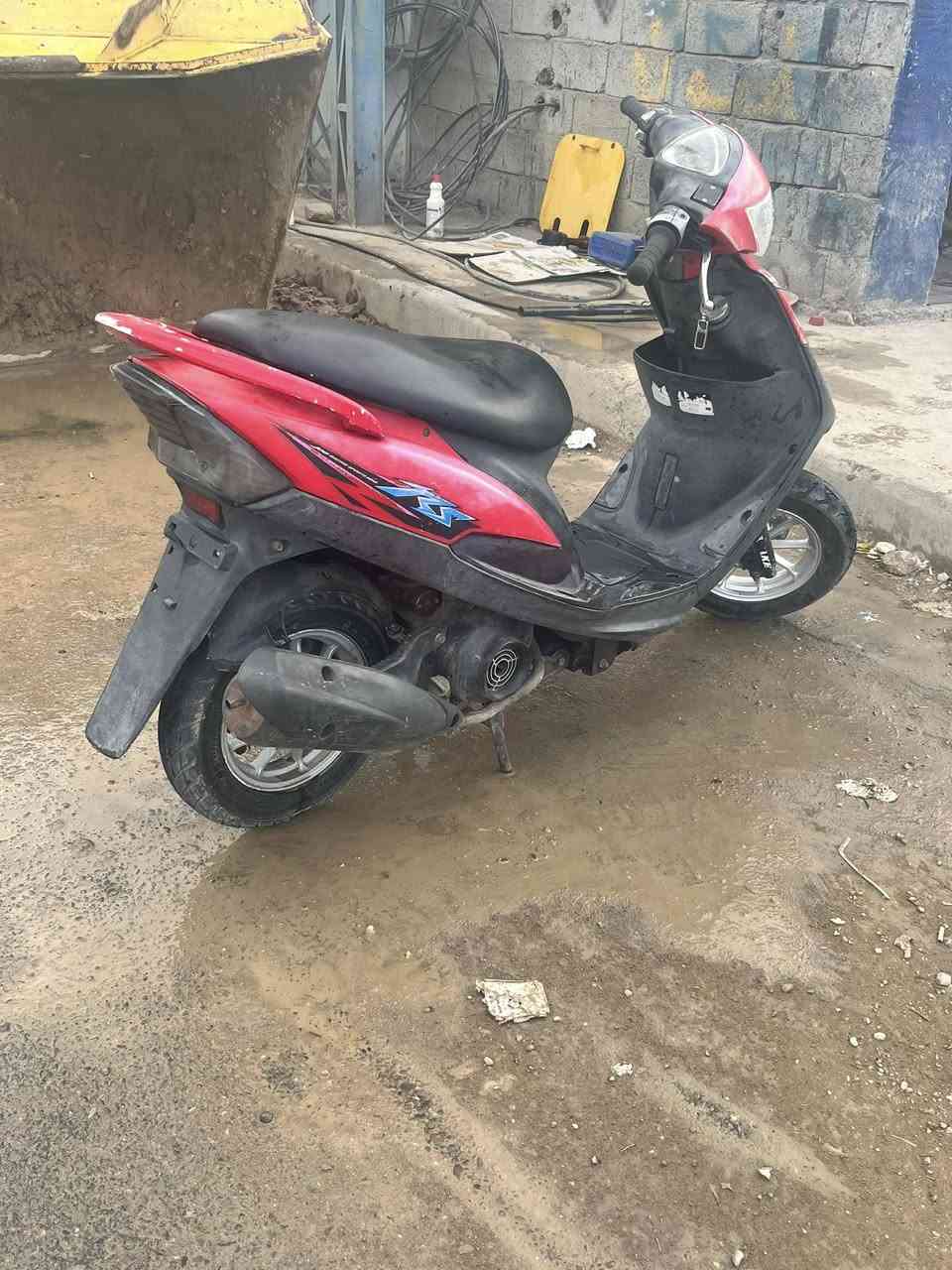 سلام عليكم
دراجه ماكس عدله 
دراجه كامله مابيه اي نقص كفراته بلاديه لونه احمر وجارده كهربائيات كله شغاله تايرات جدد ومابيه اي نقص مكينه خرسه نص نكره للبيع أو مراوس مكاني بغداد الحسينيه السعر 650
للاستفسار ***********
