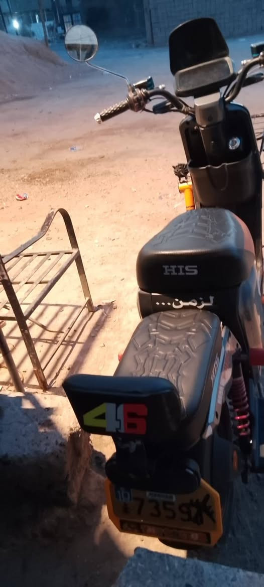 ملف2000 
5بطاريات اكبار
 مسجل  بلوتوث 
لتيتات بوما 
4 نمر + بك 
الدراجة جديد لستفسار اكثر هذارقم صاحب الدراجه اني مكلف بل النشر   الهاتف *********** مكان الدراجة بغداد الزعفرانيه
