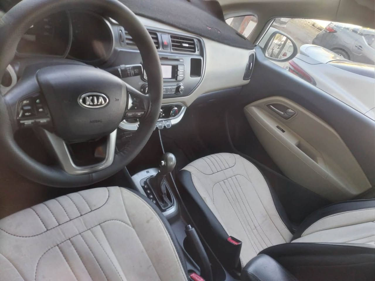 ريو موديل 2012رقم اربيل الدولي ماشية 190بيها صبغ جاملغ فقط السعر 85محرك 14
‏‪0773 409 1566‬‏ موصل, نينوى
