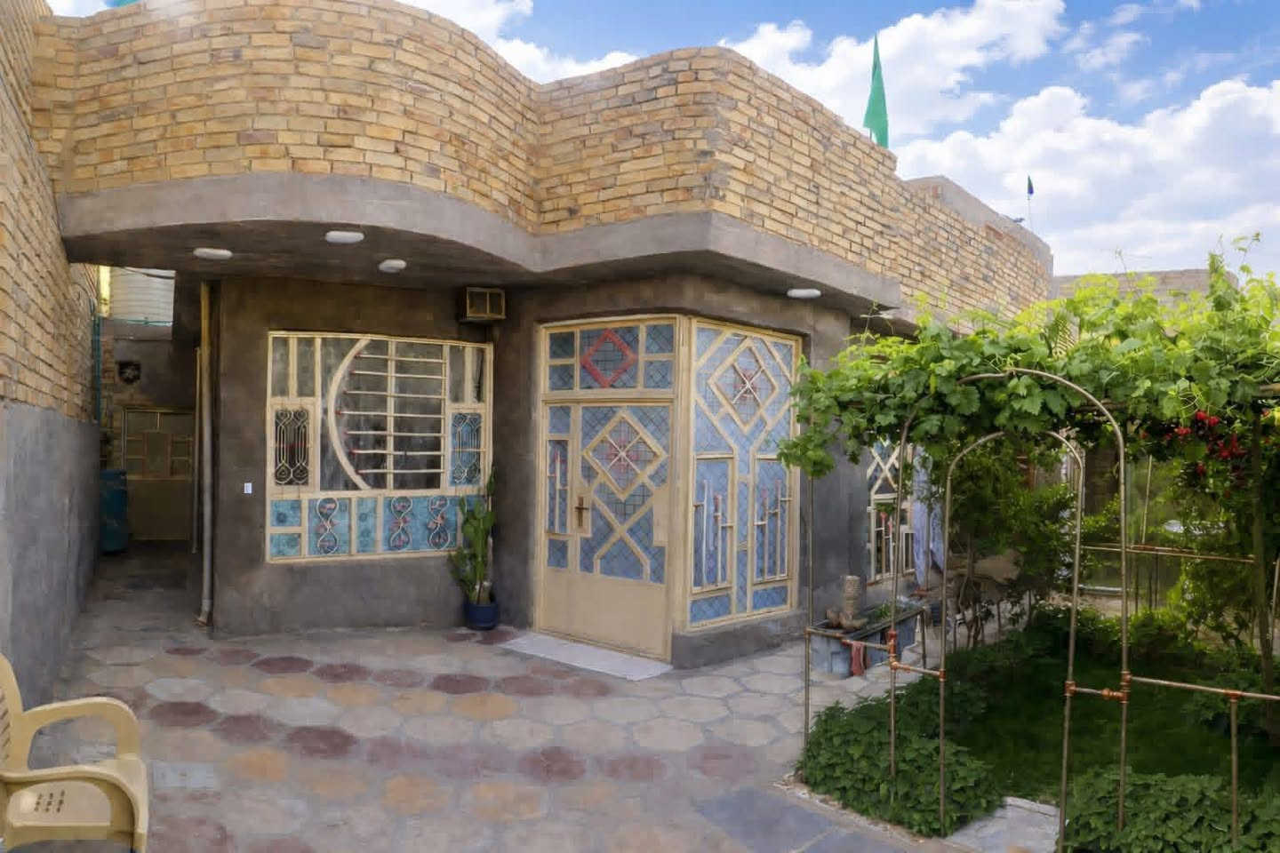 السلام عليكم
دار للبيع طابو صرف مساحه 200  عنوان النهروان الشمري شارع الضغط خلف حسينيه زينب الكبرى بيت مرتب ونضيف يتكون من استقبال وصاله ومطبخ وغرفتين نوم  للتواصل خاص او اتصل بالرقم ‏‪***********‬‏
