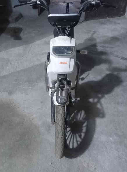 السلام عليكم للبيع دراجة شحن بطاريات عاطلة السعر ٢٠٠ الف وبيها مجال مكاني البياع تقاطع درويش رقمي ***********
