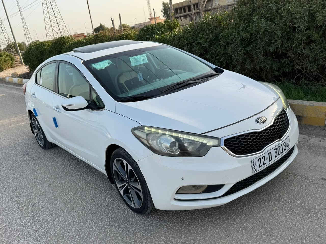 كيا سيراتو 2013 خليجي 
فول مواصفات البصمه 1/1
مكفوله من الصبغ والتبديل كفالة عامة ما عدى بارد باب السائق وبيها شخط بسيط وكارت بداير لخلفي 
مواصفات 
بصمه تشغيل
دخول ذكي
شفتات بالسترن 
فتحه سقف 
قطعتين تبريد 
داخل رصاصي 
تبريد قطعتين بيانو 
لد امامي لد خلفي 
رادار امامي 
حساس امامي خلفي 
ثلاجه بلجكمجه 
محرك 1600 دوش المرغوب 
خمسة ويل كب حجم 17 
وبيه بعد مواصفات اهواي السياره جاهزه باسمي شرط التحويل او الوكاله
هزه ورقم جديد
☎️☎️☎️☎️
رقم صاحب السيارة.                   ‭0786 338 8222‬ /***********لاسيا بس واتساب السعر 123 وبيها مجال بسيط مكانها بابل الطليعه
