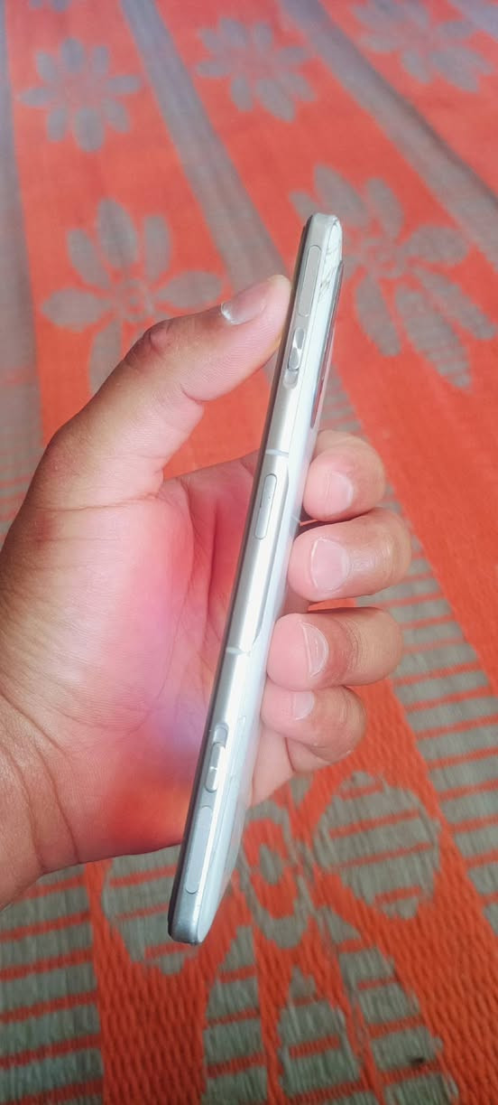 السلام  عليكم  من رخصت ادمن جهاز Redmi K40 Gaming ملك الالعاب  جهاز ابو الشفتات ببجي 90 فريم وقابل لل 120 فريم يعني غني عن التعريف  الجهاز شرط بس الكسر البلضهر ومامثر علي بشي السعر 190 وبي مجال


**إذا كنت صاحب هذا الإعلان وتريد حذفه لأي سبب، رجاءا أرسل رسالة إلى الدعم الفني**