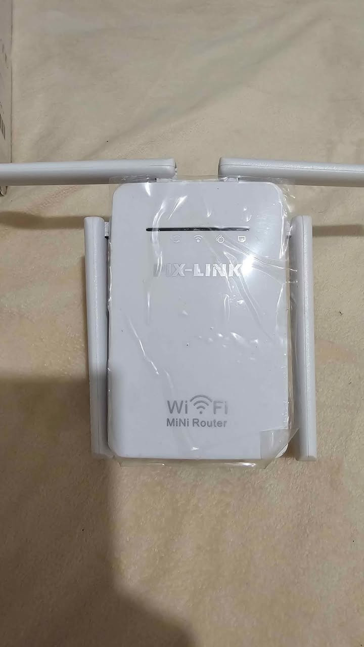 مقوي اشارة راوتر - Router Extender
.
تقوية اشارة الراوتر في المكانات البعيدة عن الراوتر او ذات الشبكة الضعيفة
.
يعمل عن طريق الوايفاي وكيبل ايثرنت Ethernet
.
الموقع: دهوك
للتواصل: *********** دهوك, العراق
