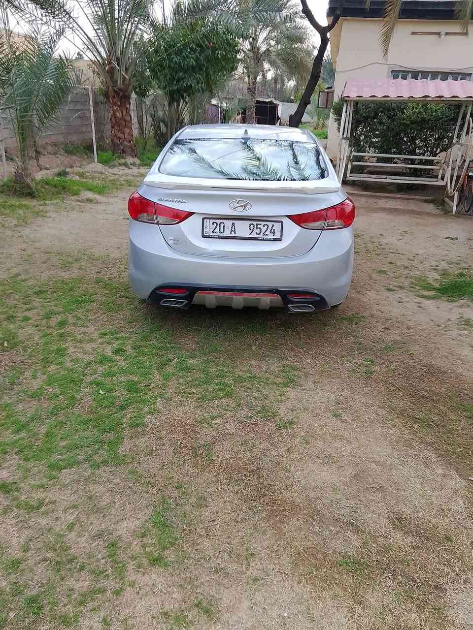 سلام عليكم الانترة موديل 12ضرر باب خلفي فقط والباقي ليبل واحد بيه صبغ أربع قطع بدون ضرر كير محرك تبريد رقم جديد هزة جديدة السعر 95 وبيه مجال للطيبين العنوان ديالى رقم الهاتف ***********
