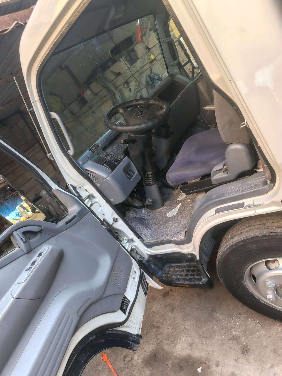 كنتر البيع او مراوس بكيه 2700 رقم بغداد حصرن  موديل الكنتر 2017/كير محرك اكس  مكفول السعر 210. ملاحظه  المو شراي لايتصل رجاءن 
المو شراي لايتصل رجاءن 
المو شراي لايتصل رجاءن 
 رقم الهاتف ***********
