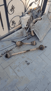 السلام عليكم كير ماكينه كورولا اغراض جيلي سي كي عنوان بغداد دوره رقم الهاتف ***********
