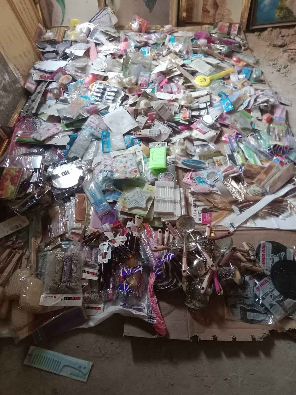 السلام عليكم عندي بضاعه باترينات وسفينه وشبج ***********.    بغداد المعالف سوق التراث واتساب
