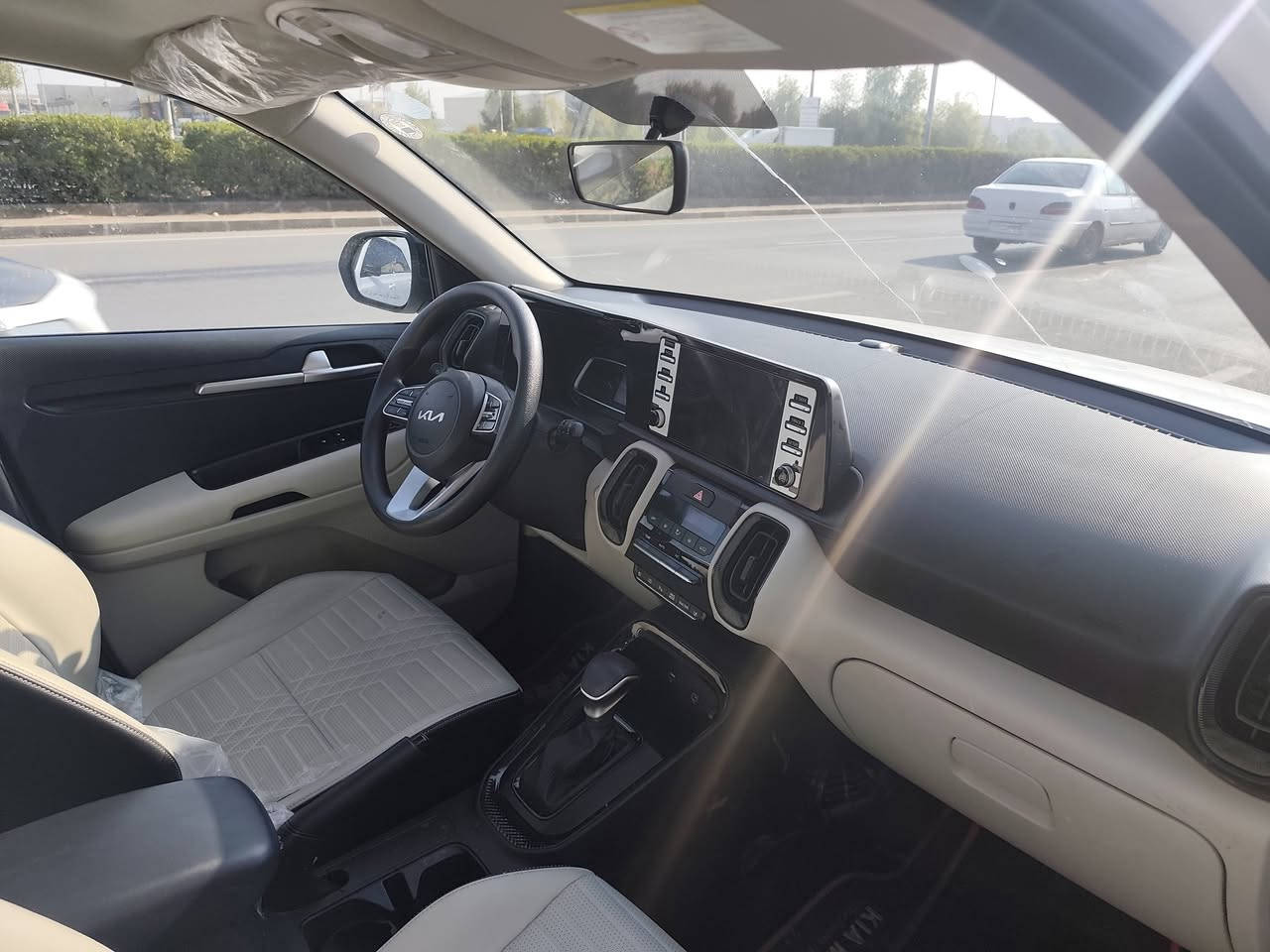 كيا سونيت 2025 وكاله نيم دوليه ضمان 5 سنوات ماشيه 6 الف مواصفات فول أعلى فئه بصمه سلايت كشن كهرباء وتدفئه وتبريد *********** مكان اربيل سعر 180
