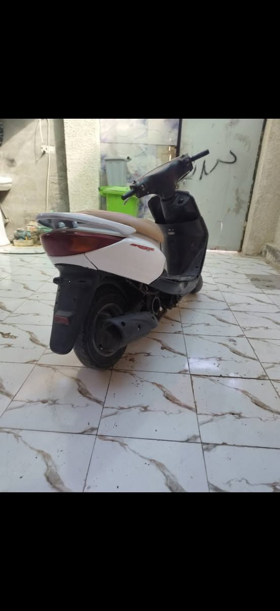 سلام عليكم دراجه بريز للبيع او مراوس كامله م̷ـــِْن كلشي نقص فقط بريك وصالنصه بيهه صوت رحت للفيتر كلي بس كعكه سعر 450 عنوان زعفرانيه رقم الهاتف *********** متوفر واتساب
