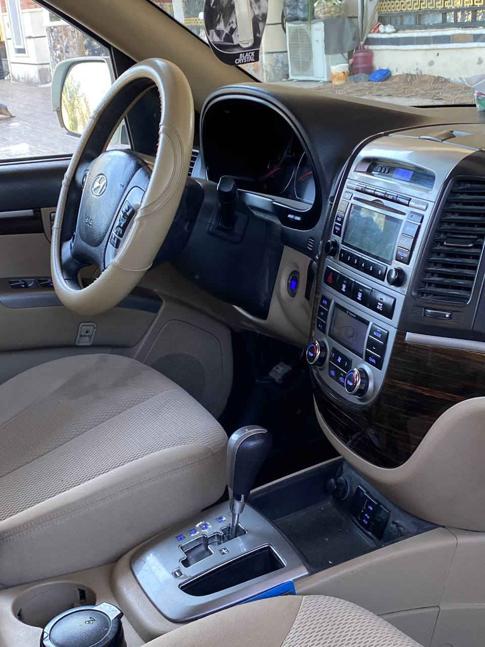 سنتافي 2011 خليجي رقم بغداد دولي باسمي فول مواصفات جاهزة من كلشي كير ومحرك وحدادية وتبريد خير من الله مواصفات السيارة 
بصمة 
فتحة 
ستة سلندر 
فور ويل 
كشنات كهرباء 
لايت لد 
٧ راكب 
٣ قطع تبريد 
تبريد بيانو 
وبعد بيها مواصفات معروفة السعر 162 مكاني كربلاء للاستفسار الاتصال على الرقم ***********
