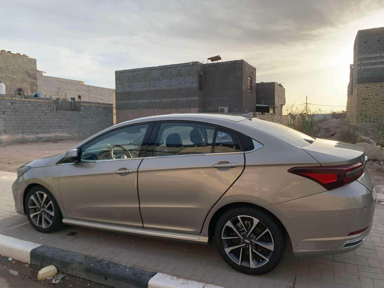 اريزو 6 فول 1/1 مال اقساط بشهر ل9 صير حره سياره خير من الله بيه دحجات بسيطه مكينه كير تبريد تخم تاير كله جديد حلوه ونضيفه للاستفسار *********** البصرة, العراق
