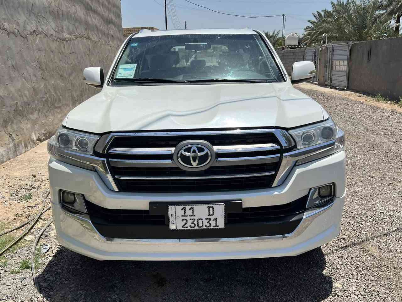 السلام عليكم للبيع لاندكروز مديل2008محدث2018سياره بريم ام الشاشه ***********وطفاية محرك شادة جديد كارتون وصدر وتخم تاير سيارة جاهزة موصفات فول ماشية 200الف تبريد تلث قطع فتحه سلايد وتحكم ستيرن وتبريد لمس وبصمه سيارة محدثة تحديث اصلي مو تجار الي يخيس السيارة هزة جديده وسنوية بسمي شخصيا سيارة صبغ حزام حادث امامي بدون جفية القمارة مكفوله من الصبغ ولكص رقم بغداد انكليزي اكرر بسمي مال جناي جاهزة وخير من الله بيع ومكاني بغداد وسعر 235
