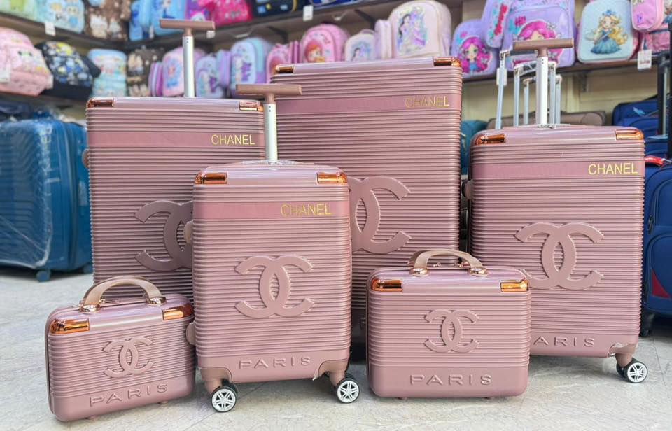 ￼ تخفيضات لأول مره 
حقائب السفر السعر الجديد (80)السعر القديم (100)عدد(3)✈️✈️✈️🧳￼ 
‏يوجد لدينا خدمة توصيل جميع محافظات العراق ￼ توصيل سريع 🚆🚆🚆واتساب ￼***********￼
