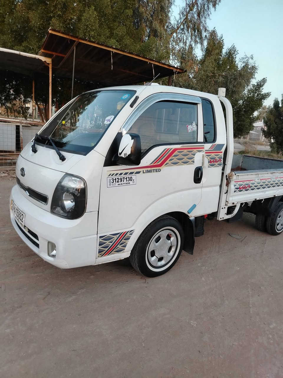 سلام عليكم كيا لبيع موديل 13  رقم واسط بسمي مداور ثاني يوم سياره خير من لله مكينه وكير وشاصي وتخم تاير رقم انكليزي سياره كبل لشارع مكاني طوريج *********** سعر 100$وبيه مجال لطيبين
